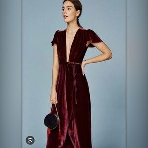 NWT Beautiful Burgundy Wrap velvet reformation dress - Size M